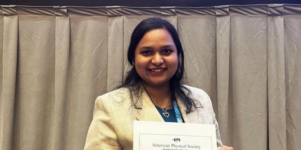 Maitrayee Ghosh with APS Distinguished Student Award